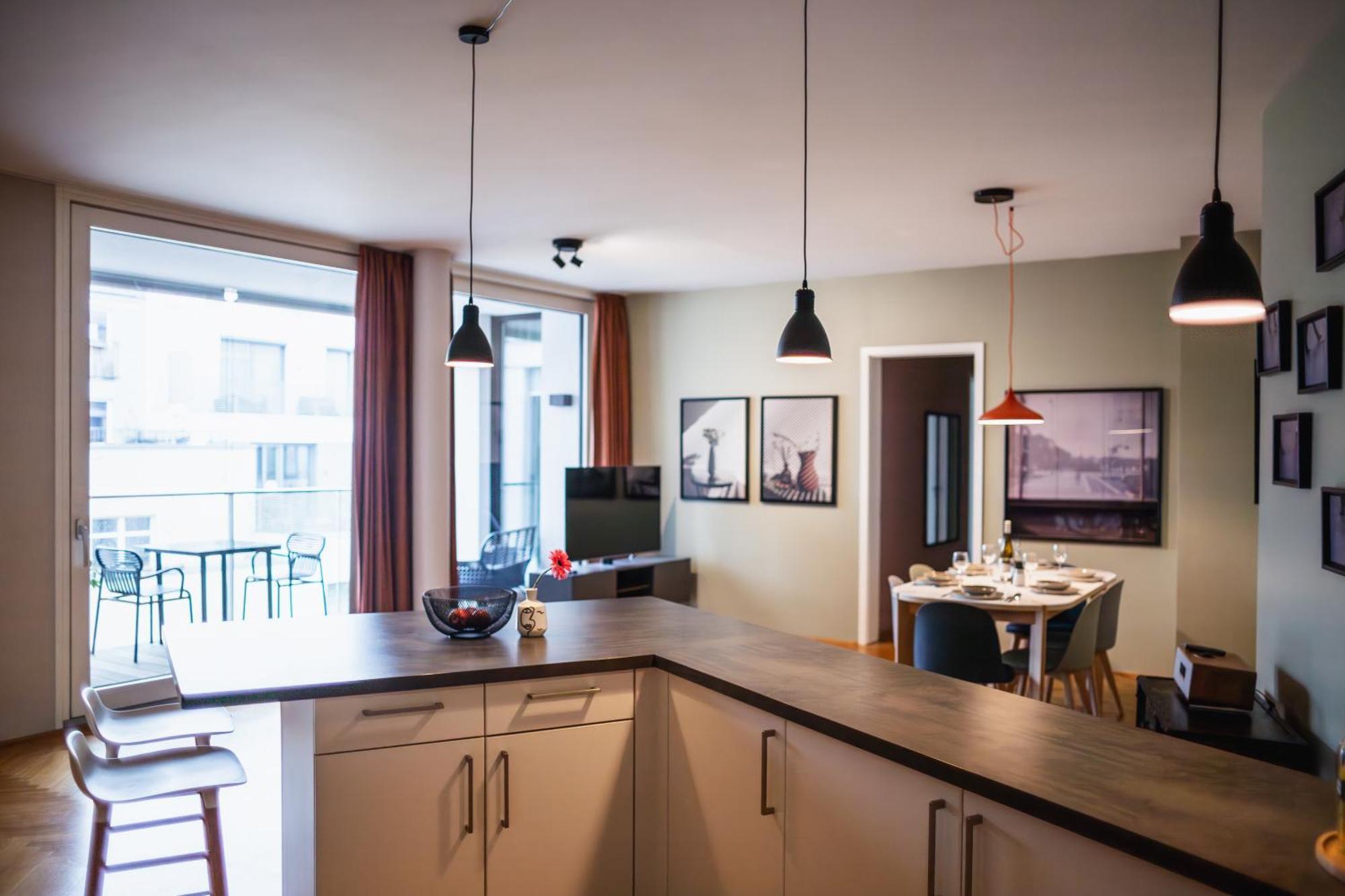 3 Bedroom Home Cinema Apartment